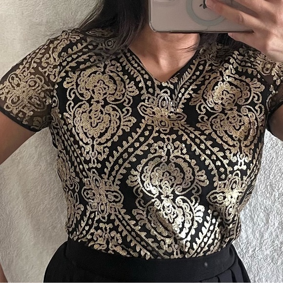 Jaclyn Smith Condition- sequence top beautiful! - Picture 2 of 8